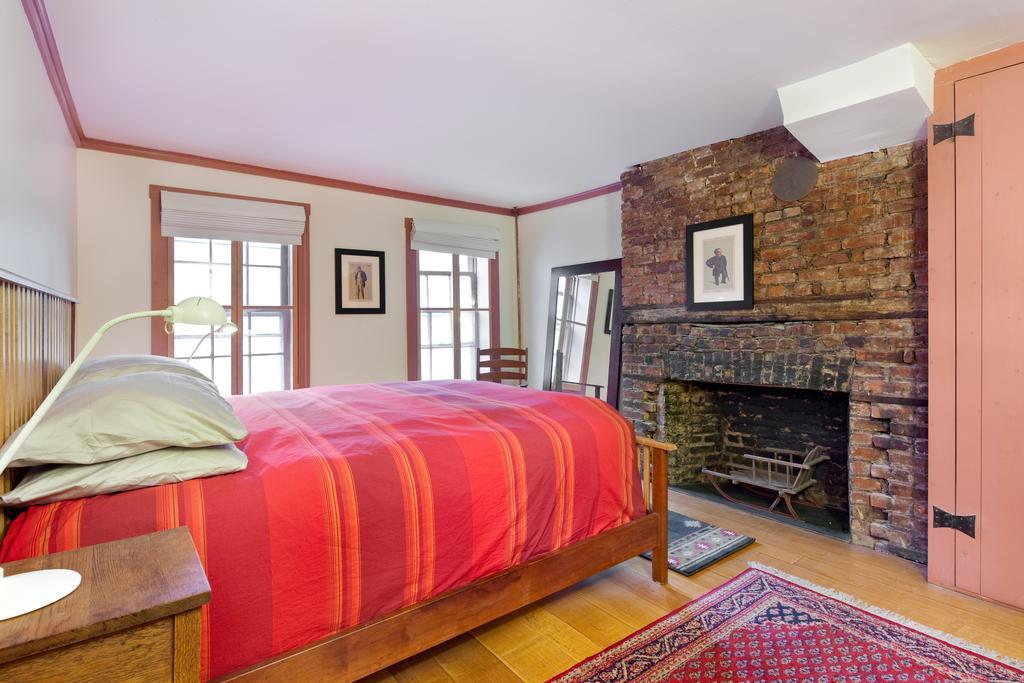 The Canal Park Inn New York Room photo