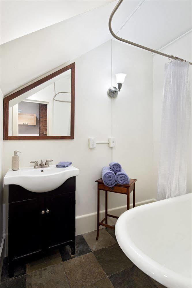 The Canal Park Inn New York Exterior photo