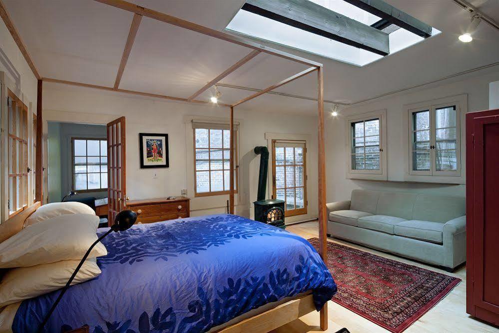 The Canal Park Inn New York Exterior photo